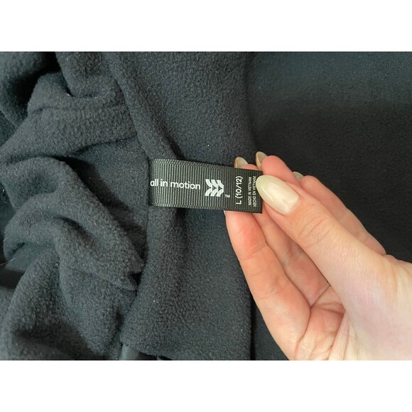 Kid's Snow Jacket – Warm, Durable, and Stylish Winter Gear for Cold Weather. - Picture 4 of 6